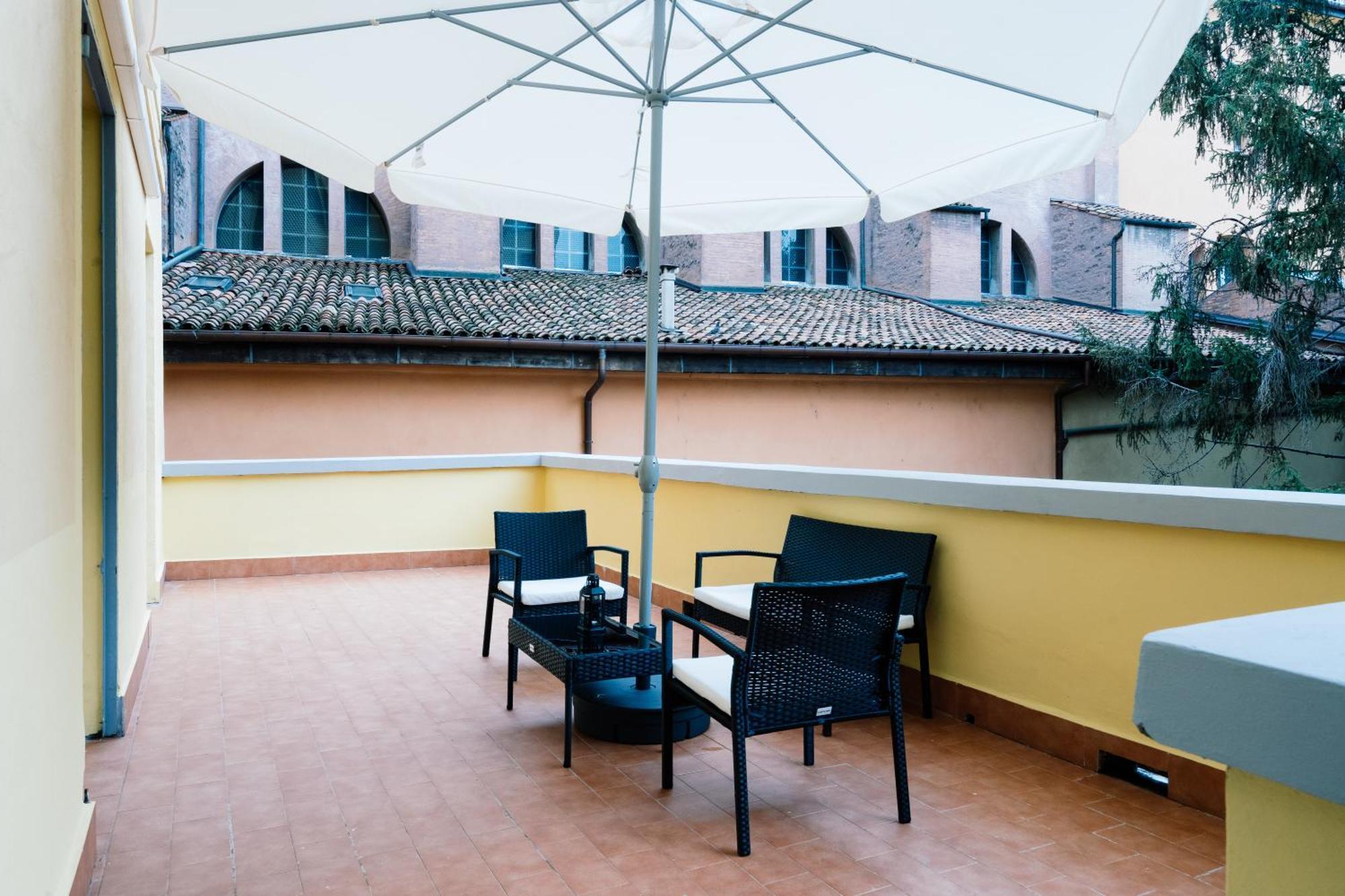 Indipendenza Mansion City Centre Bolonha Exterior foto